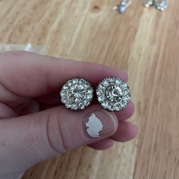 23 pairs of earrings - Picture 3 of 15